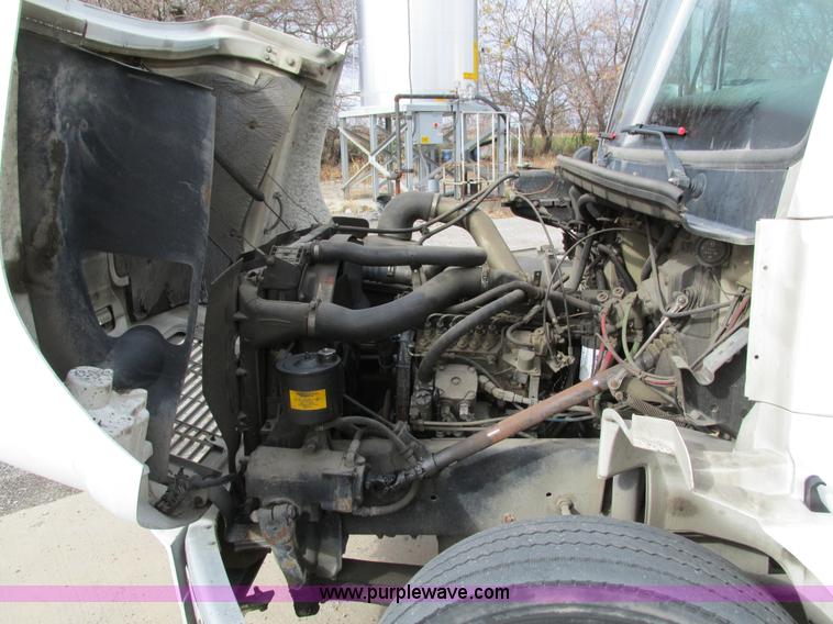 image for item I4119 1995 Freightliner FL70 bucket truck