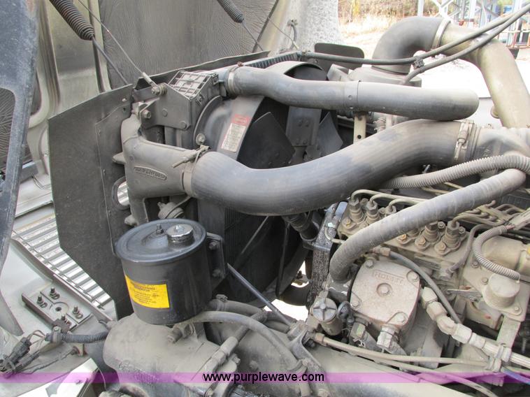 image for item I4119 1995 Freightliner FL70 bucket truck