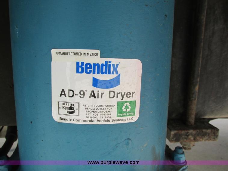 image for item I4119 1995 Freightliner FL70 bucket truck