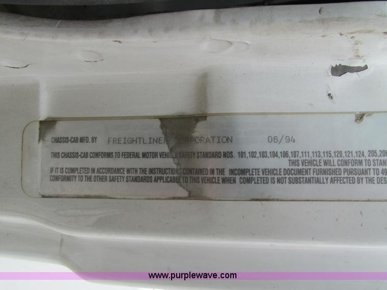 image for item I4119 1995 Freightliner FL70 bucket truck