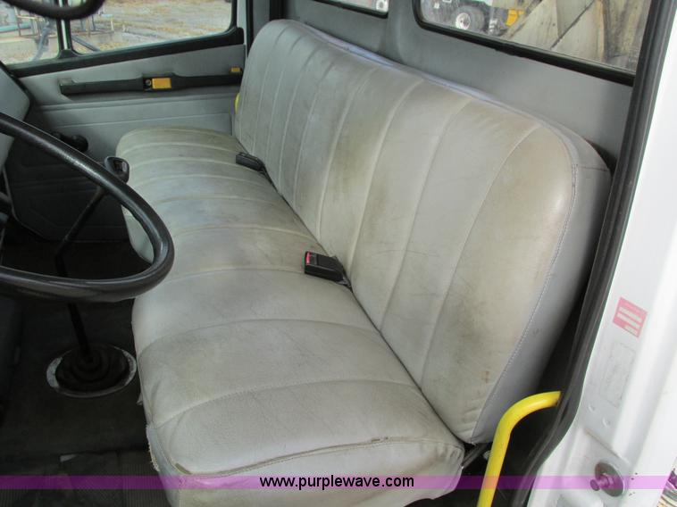 image for item I4119 1995 Freightliner FL70 bucket truck