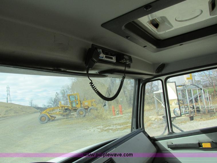 image for item I4119 1995 Freightliner FL70 bucket truck