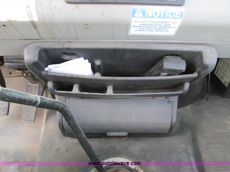 image for item I4119 1995 Freightliner FL70 bucket truck