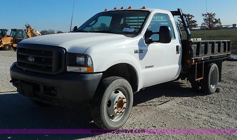 image for item I5254 2003 Ford F550 Super Duty XL flatbed truck