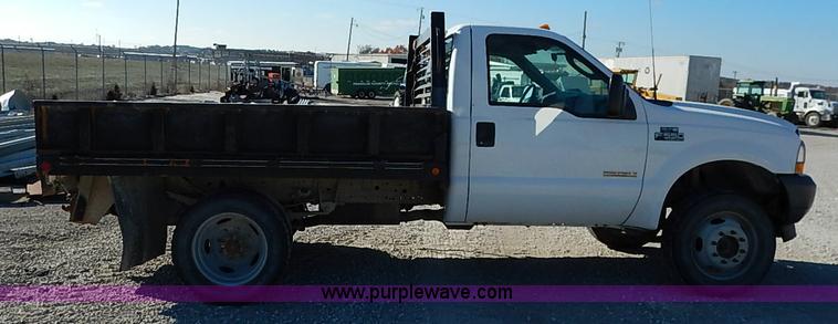 image for item I5254 2003 Ford F550 Super Duty XL flatbed truck