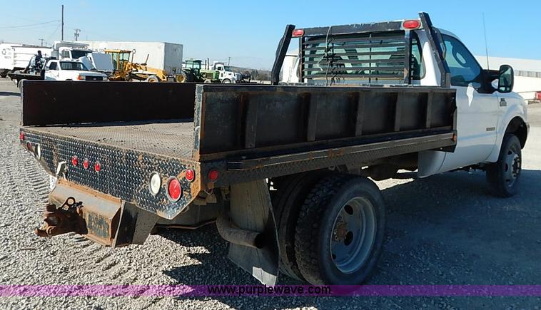 image for item I5254 2003 Ford F550 Super Duty XL flatbed truck