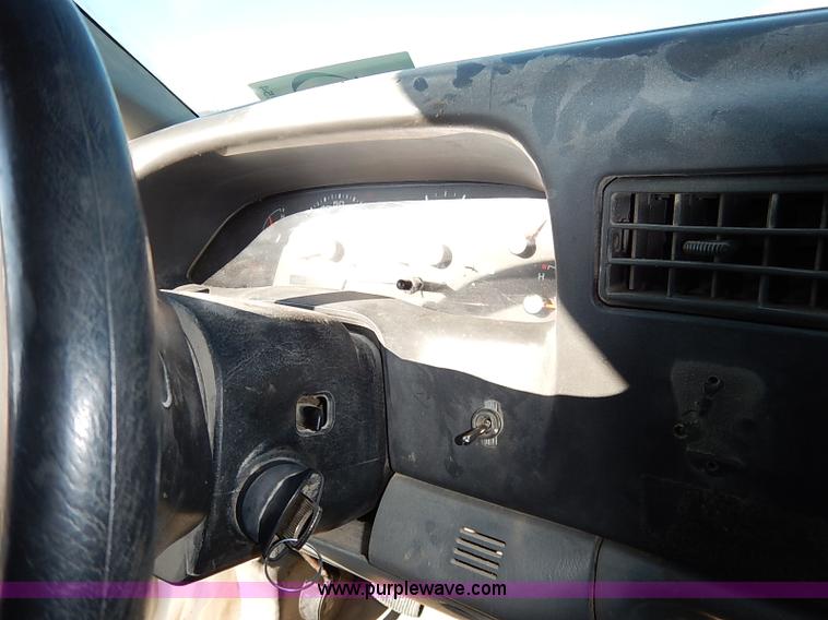 image for item I5254 2003 Ford F550 Super Duty XL flatbed truck