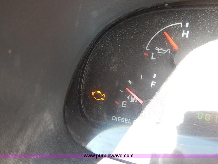 image for item I5254 2003 Ford F550 Super Duty XL flatbed truck