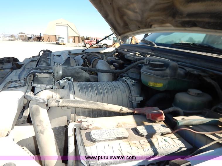 image for item I5254 2003 Ford F550 Super Duty XL flatbed truck