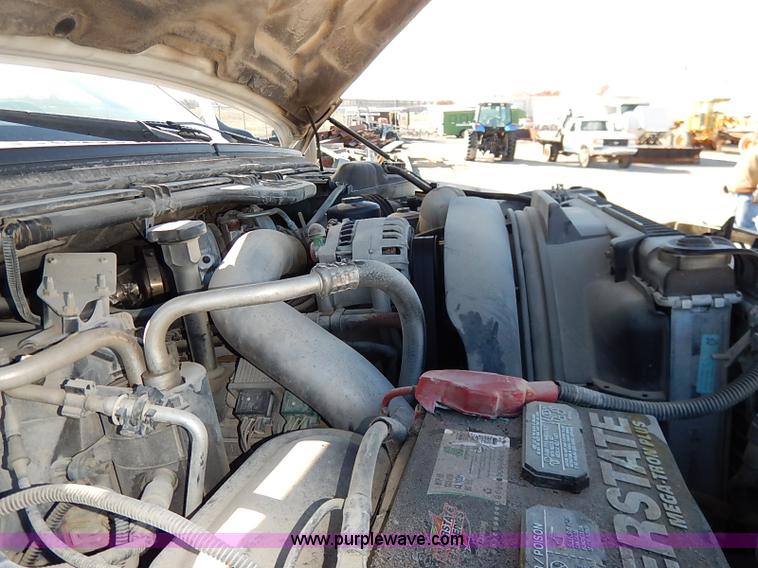 image for item I5254 2003 Ford F550 Super Duty XL flatbed truck