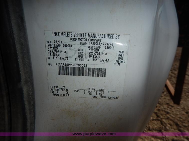 image for item I5254 2003 Ford F550 Super Duty XL flatbed truck