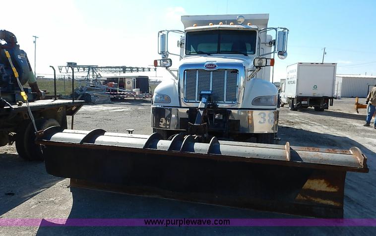 image for item I5256 2007 Peterbilt 335 dump truck
