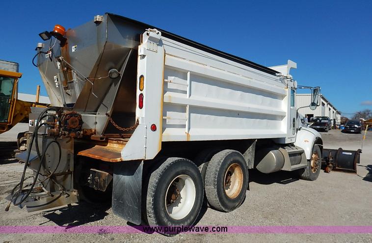 image for item I5256 2007 Peterbilt 335 dump truck