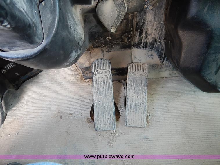 image for item I5256 2007 Peterbilt 335 dump truck