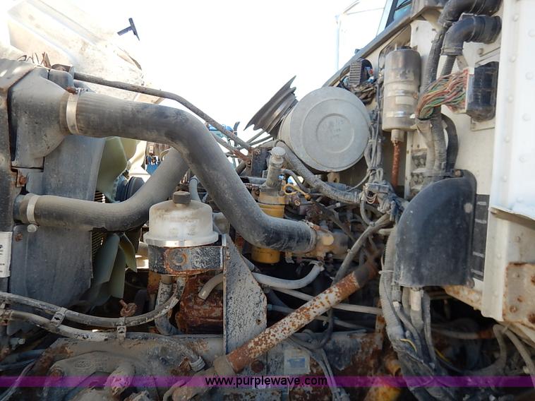 image for item I5256 2007 Peterbilt 335 dump truck