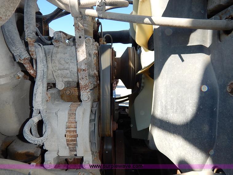 image for item I5256 2007 Peterbilt 335 dump truck