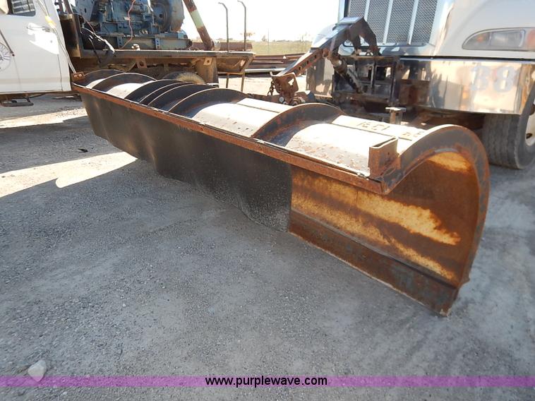 image for item I5256 2007 Peterbilt 335 dump truck