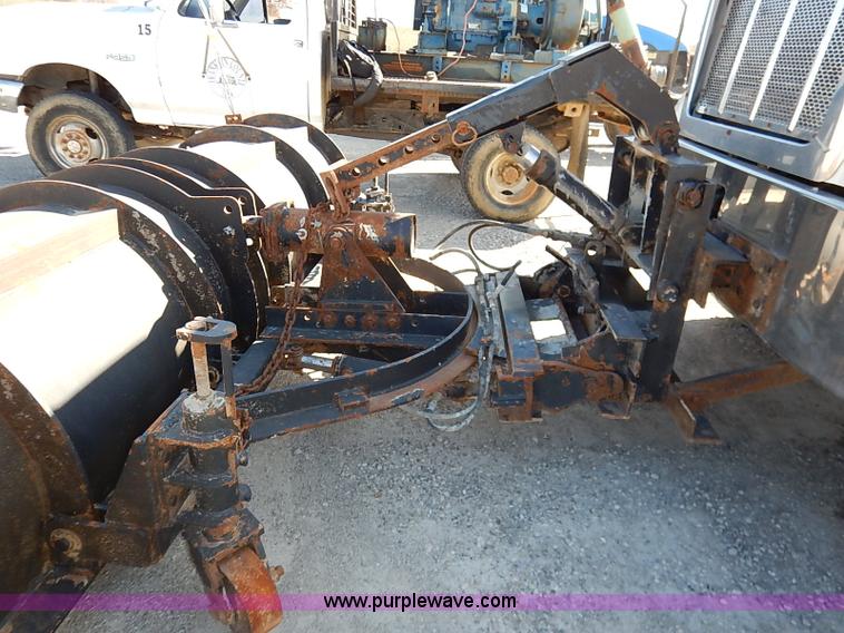 image for item I5256 2007 Peterbilt 335 dump truck