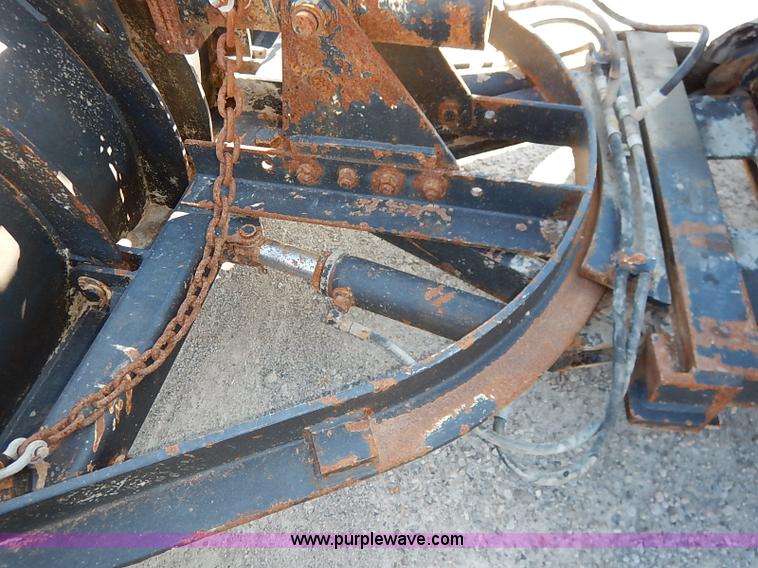 image for item I5256 2007 Peterbilt 335 dump truck