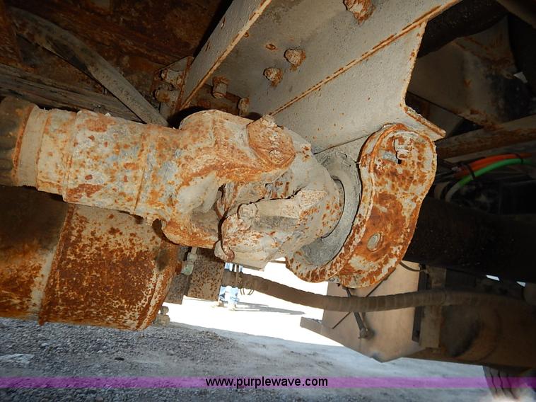 image for item I5256 2007 Peterbilt 335 dump truck