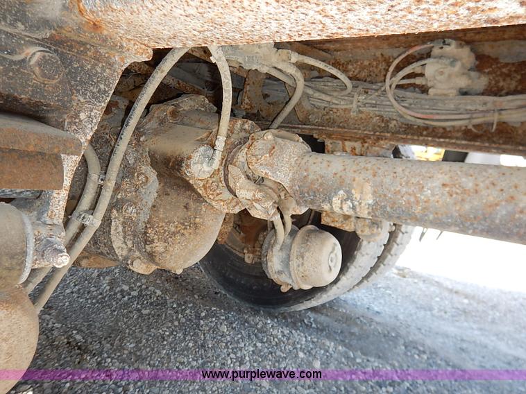 image for item I5256 2007 Peterbilt 335 dump truck