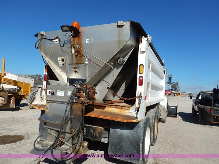 image for item I5256 2007 Peterbilt 335 dump truck