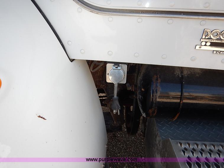 image for item I5256 2007 Peterbilt 335 dump truck