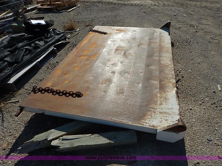 image for item I5256 2007 Peterbilt 335 dump truck