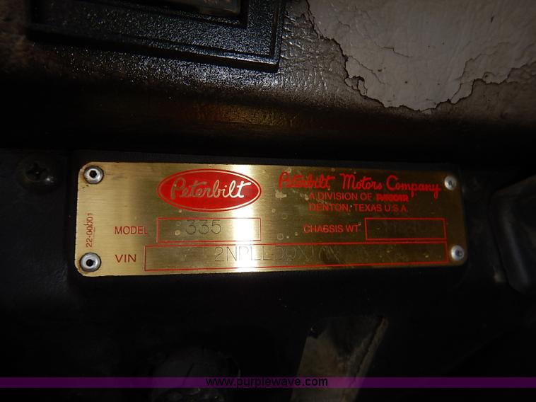 image for item I5256 2007 Peterbilt 335 dump truck