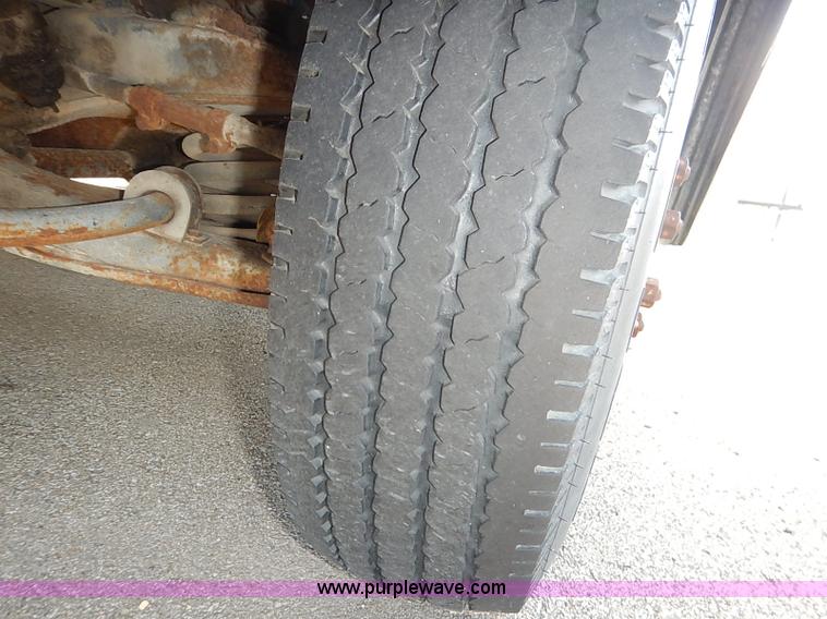 image for item I5292 1990 Chevrolet P30 Grumman van