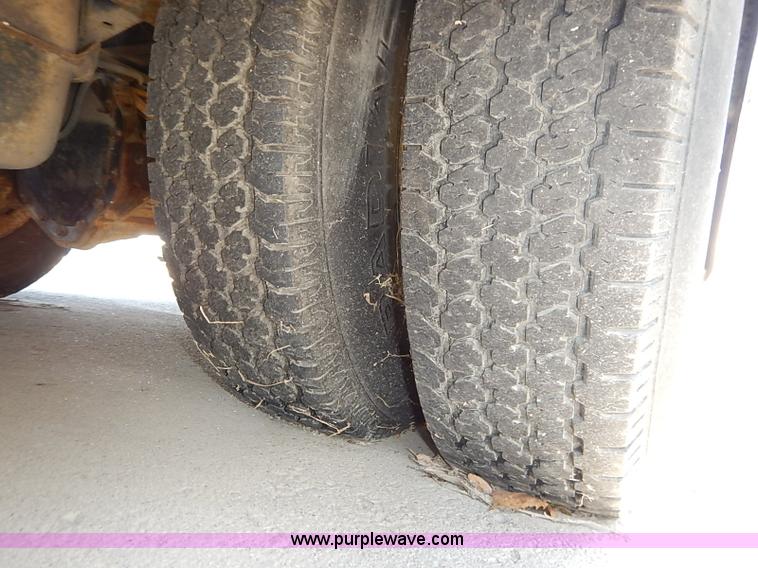 image for item I5292 1990 Chevrolet P30 Grumman van