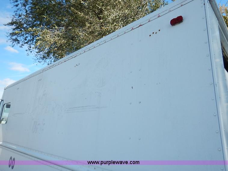 image for item I5292 1990 Chevrolet P30 Grumman van