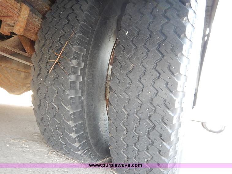 image for item I5292 1990 Chevrolet P30 Grumman van