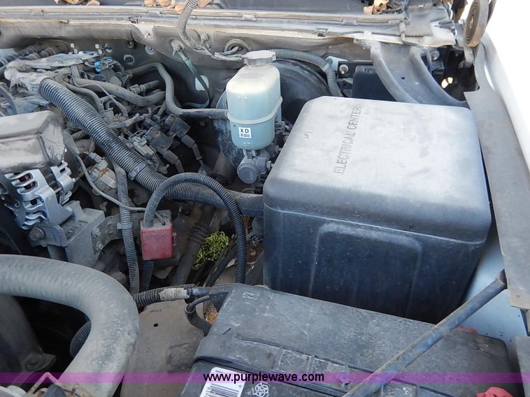 image for item I5294 2001 Chevrolet Suburban C1500 LS SUV