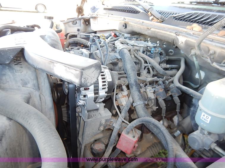 image for item I5294 2001 Chevrolet Suburban C1500 LS SUV