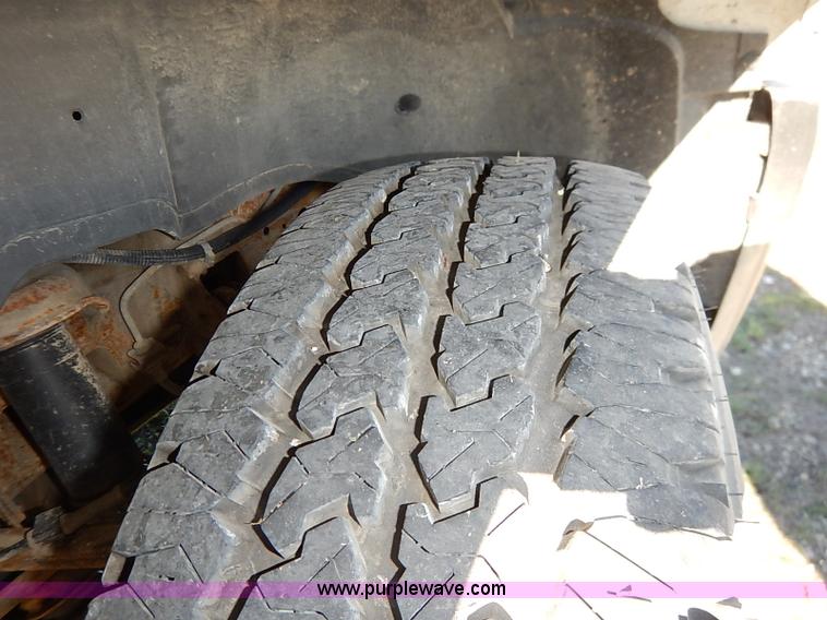 image for item I5294 2001 Chevrolet Suburban C1500 LS SUV