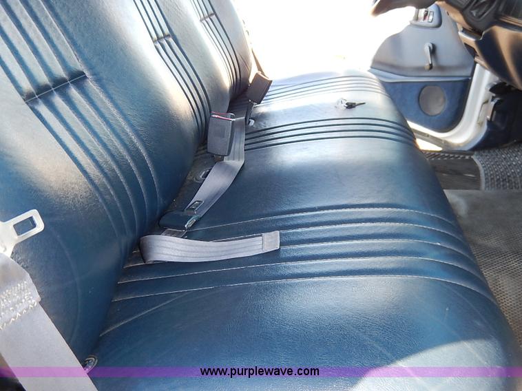 image for item I5295 1999 GMC Suburban 2500 SL SUV