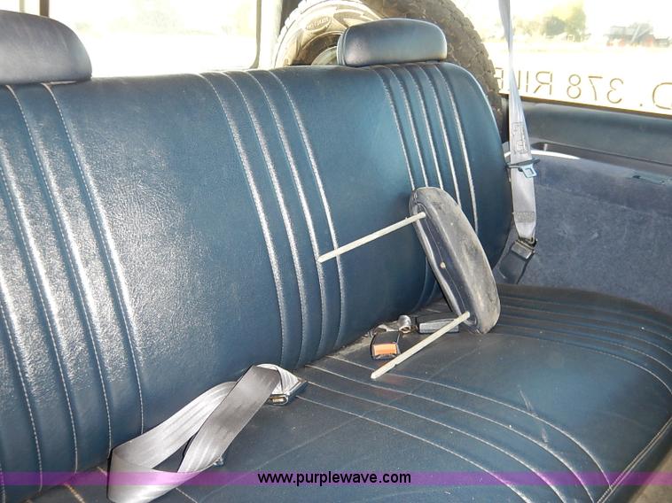 image for item I5295 1999 GMC Suburban 2500 SL SUV