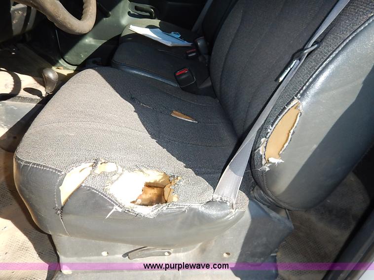 image for item I5296 2001 Chevrolet Silverado 1500 pickup truck