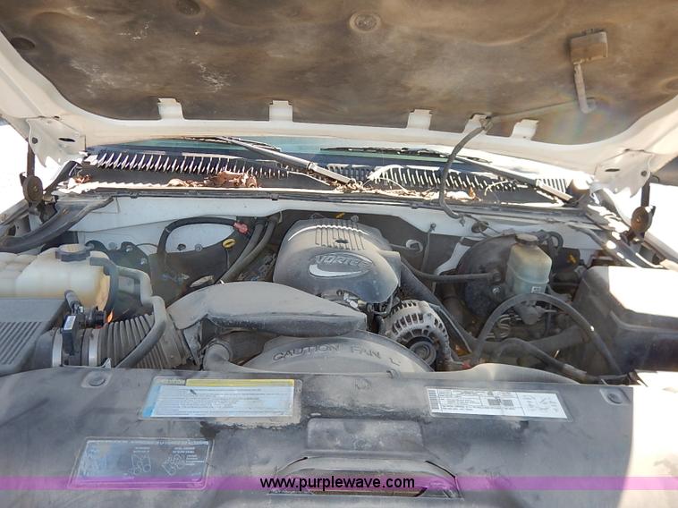 image for item I5296 2001 Chevrolet Silverado 1500 pickup truck