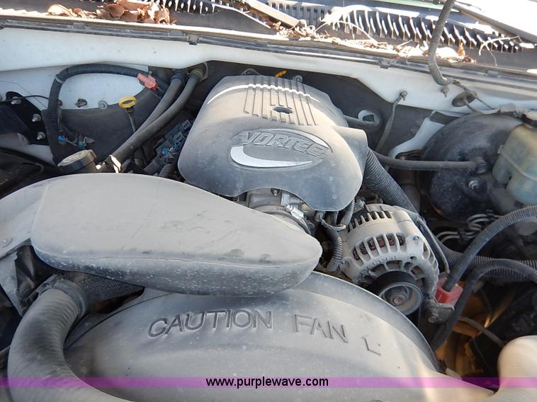 image for item I5296 2001 Chevrolet Silverado 1500 pickup truck