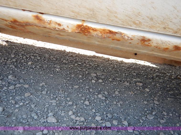 image for item I5296 2001 Chevrolet Silverado 1500 pickup truck