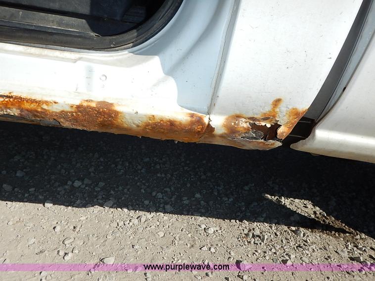 image for item I5296 2001 Chevrolet Silverado 1500 pickup truck