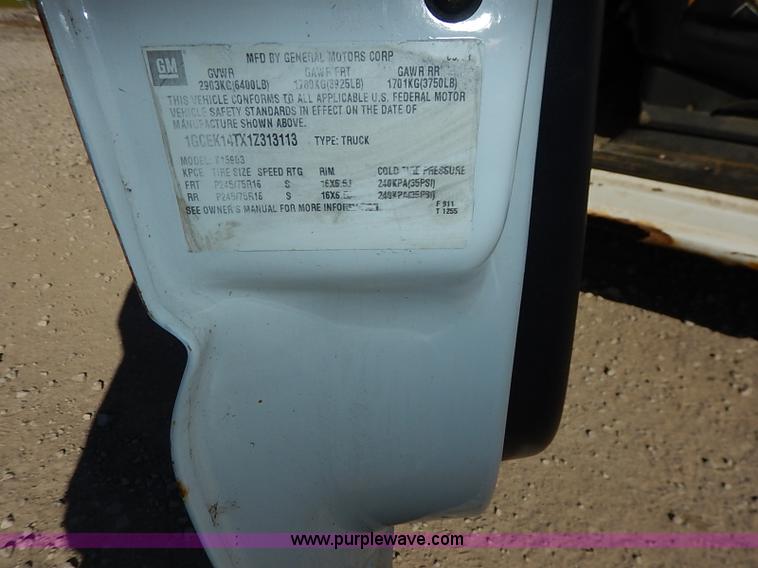 image for item I5296 2001 Chevrolet Silverado 1500 pickup truck