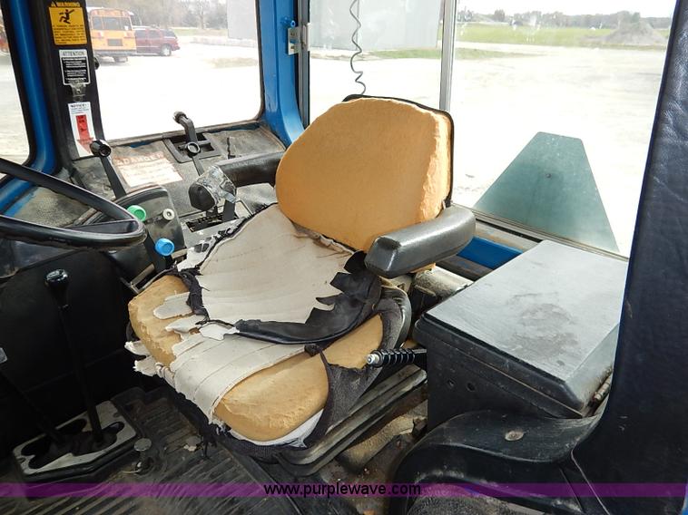 image for item I5298 1991 Ford 6610 tractor