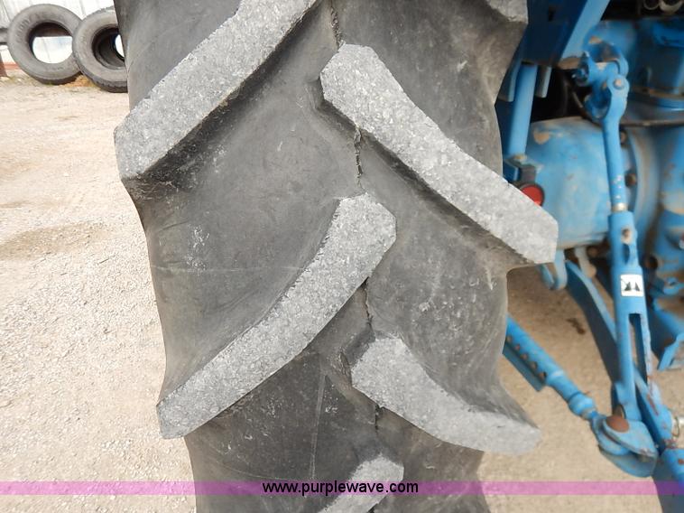 image for item I5298 1991 Ford 6610 tractor