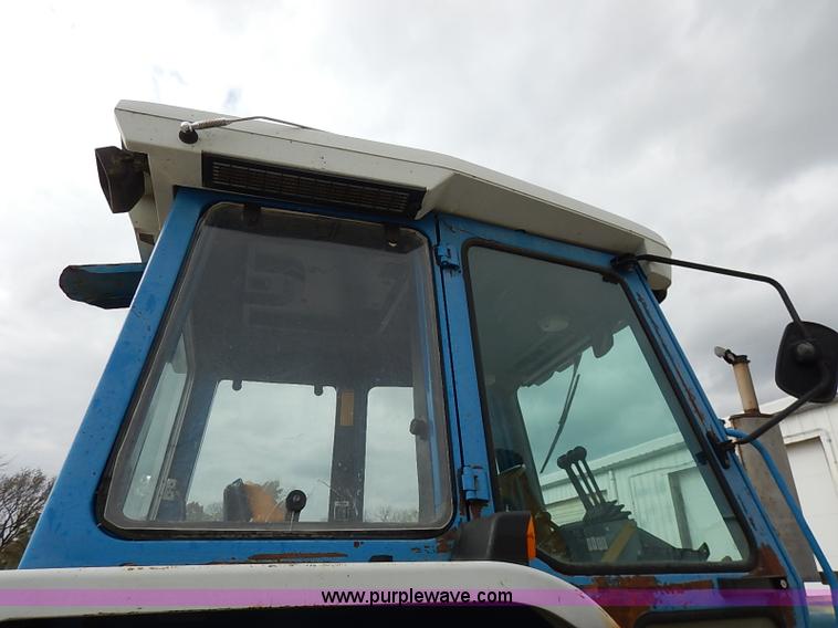 image for item I5298 1991 Ford 6610 tractor