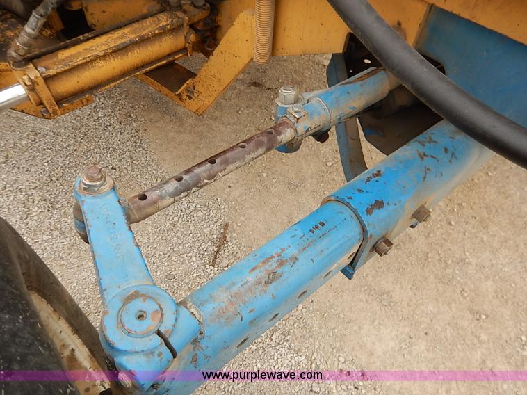 image for item I5298 1991 Ford 6610 tractor