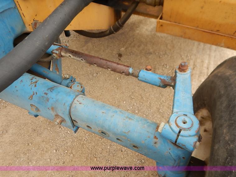 image for item I5298 1991 Ford 6610 tractor