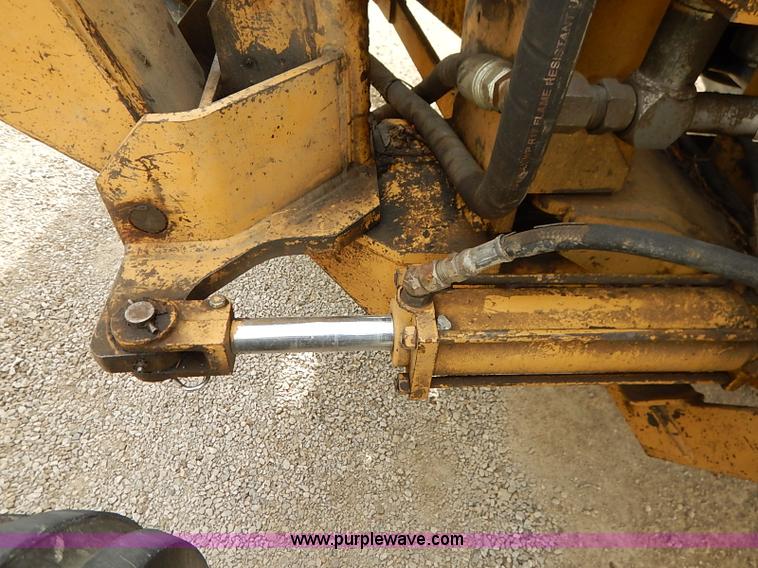 image for item I5298 1991 Ford 6610 tractor